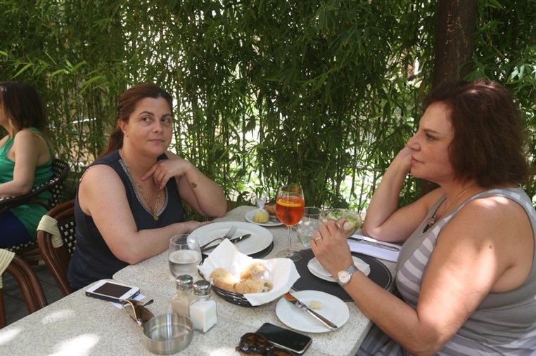 Les Fenetres Media Lunch
